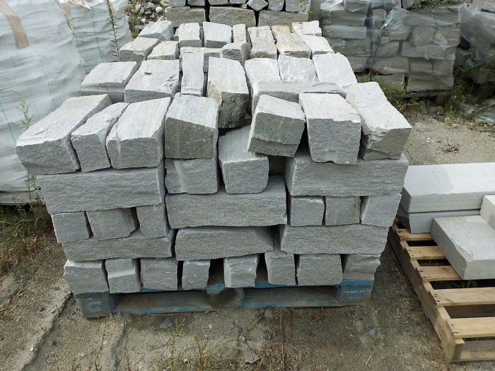 BLOCCHETTI PER RIVESTIMENTO A SPACCO (beola bianca )